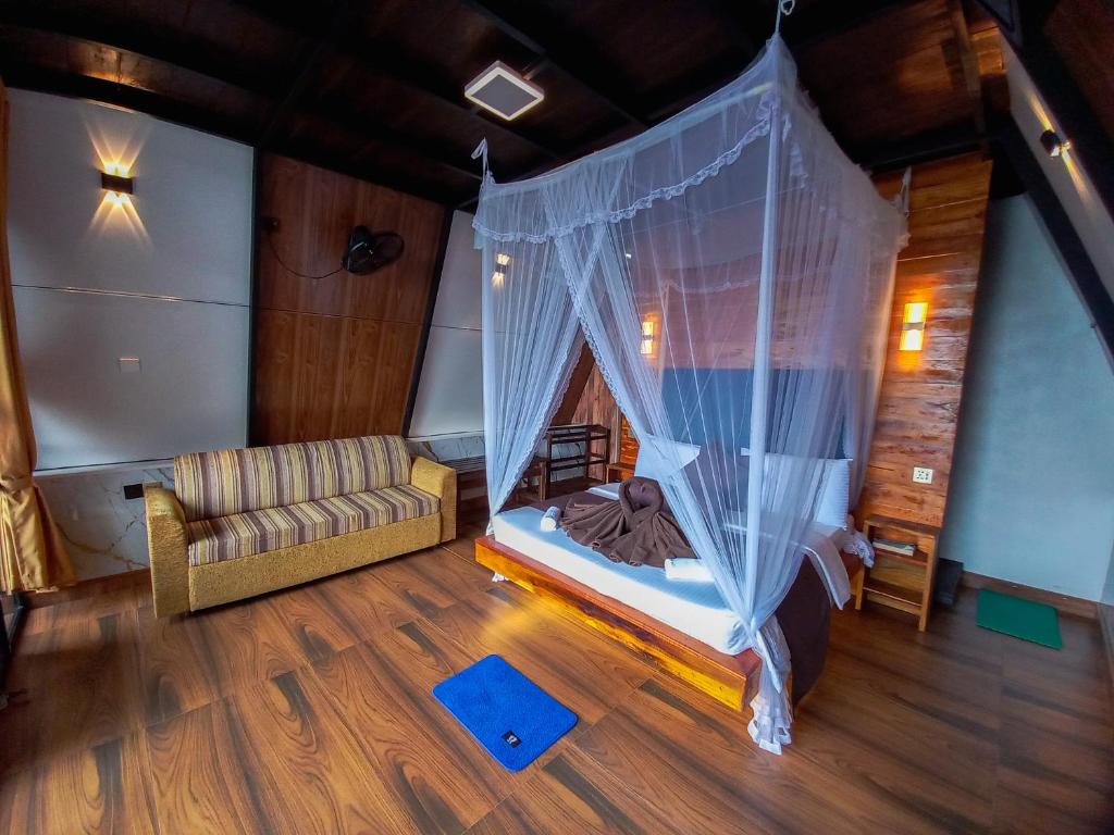 White Moon Cabin & Cottage