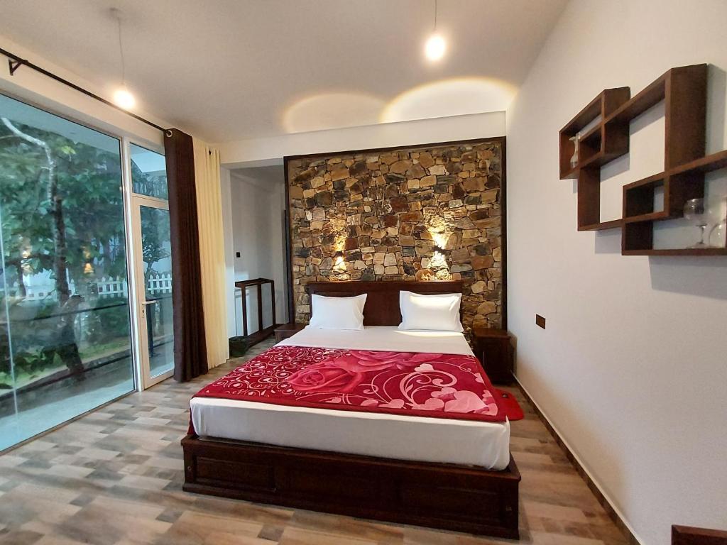 Ella hotels