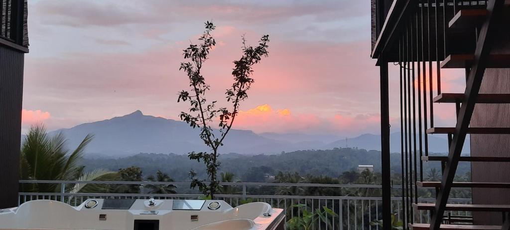 Royal Retreat Resorts Kandy